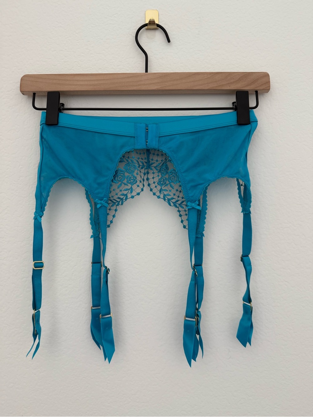 Dita Von Teese garter belt - Picture 4 of 6